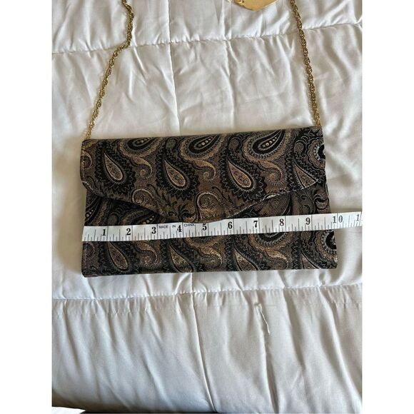 Paisley clutch with snap closure and chain strap - Picture 6 of 7